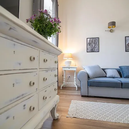 Brody Apartment *